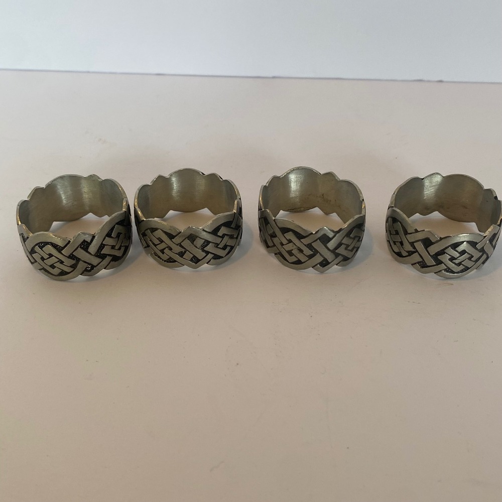 Napkin Rings Silver Excellent Celtic Knot Set‎ of 4 Metal